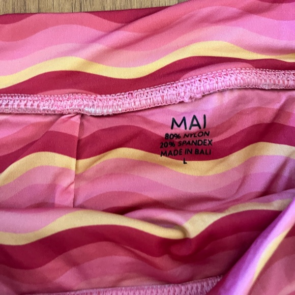 Pink Wave Pattern Bikini Set - Picture 4 of 5